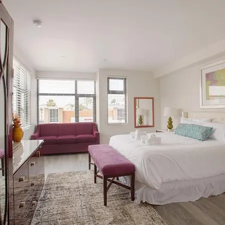 Downtown View 4 Sleepers Studio- Great For Getaway